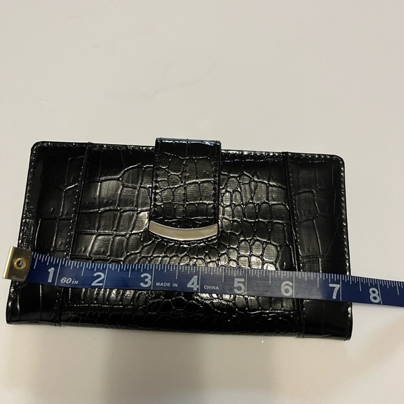 Non branded croc embossed women’s fashion wallet - Picture 7 of 8